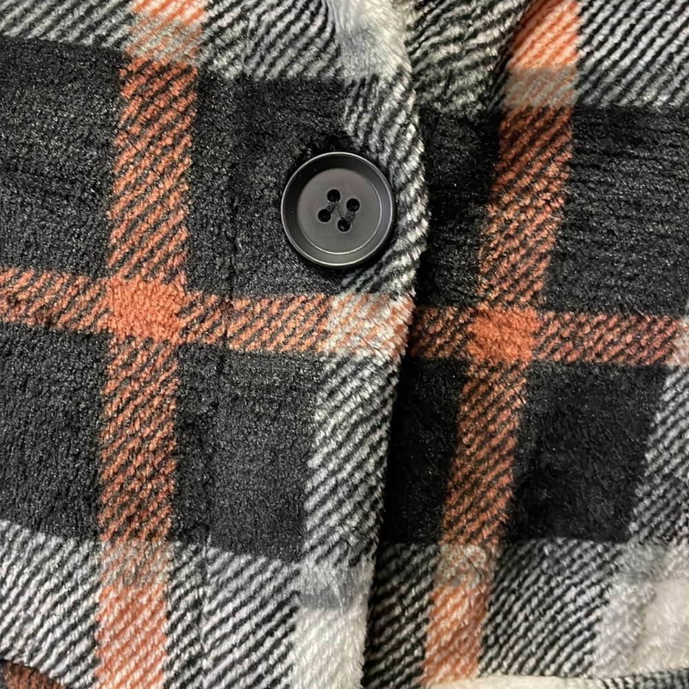 New Aluna Levi Buttoned top , Medium - Picture 6 of 6